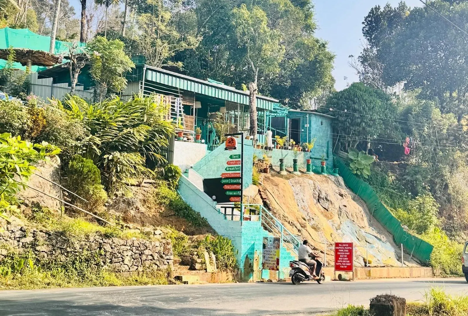 Munnar Kudil Resto Cafe Family Room Anaviratty